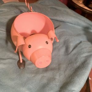 Pig planter